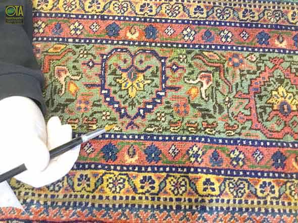 Nachfärben von Teppichflor eines antiken Karabagh